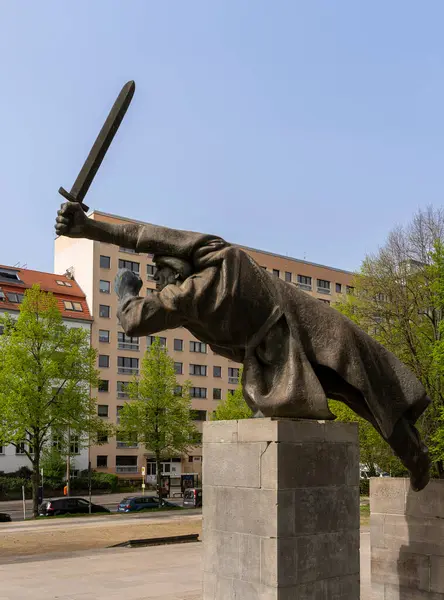 stock image Monument of a soldier with sword, Volkspark Friedrichshain, Berlin, Germany