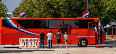 2024 Avrupa Futbol Şampiyonası, Hollanda taraftarları Berlin, Unter den Linden, Berlin, Almanya