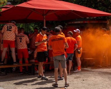 2024 Avrupa Futbol Şampiyonası, Hollanda taraftarları Berlin, Unter den Linden, Berlin, Almanya