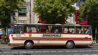 Nostaljik koç, Unter den Linden, Berlin, Almanya