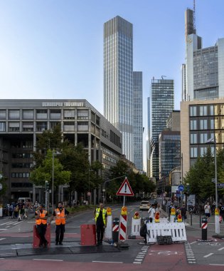 Frankfurt am Main, Hesse, Almanya 'daki Müze Festivali' nin güvenlik güçleri ve bariyerleri