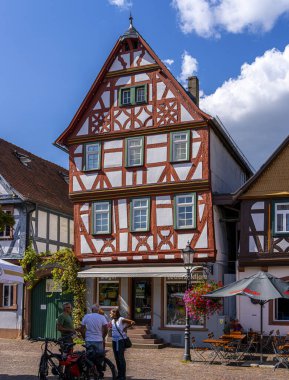 Yarı keresteli evler ve eski Seligenstadt kasabası, Hesse, Almanya