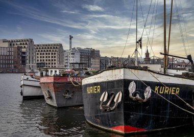 Ayrıntılı fotoğraf, eski Westhafen 'de mavna, Berlin-Treptow, Almanya