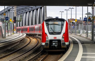 HVV Stadtbahn istasyonu ve terminal istasyonu Elbbrcken, Hamburg, Almanya