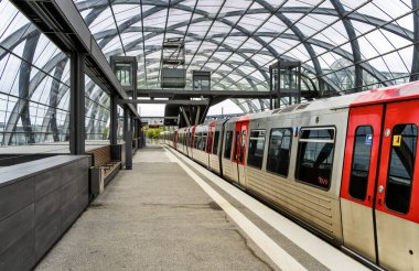 HVV Stadtbahn istasyonu ve terminal istasyonu Elbbrcken, Hamburg, Almanya