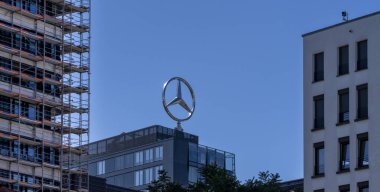 Mhlenstrae, Berlin, Almanya 'daki Mercedes Benz merkez binası.