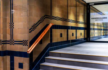 İç çekim, koridor ve merdiven Kaisergalerie, Hamburg, Almanya