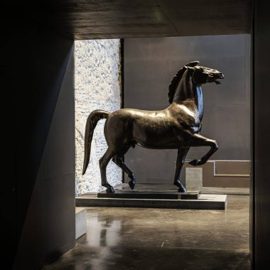 Atlı atların bronz heykeli, Spandau Kalesi Erzak Mağazası, Sergi Açılışı, Rakamlar, Anıtlar ve Heykeller, Berlin, Almanya