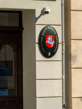 Litvanya Cumhuriyeti, Charitestrae, Berlin, Almanya Büyükelçiliği binası ve arması