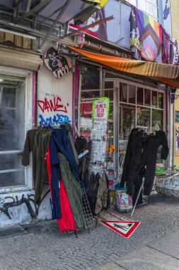 Perakende, ikinci el mal ve ıvır zıvır, Berlin-Kreuzberg, Almanya