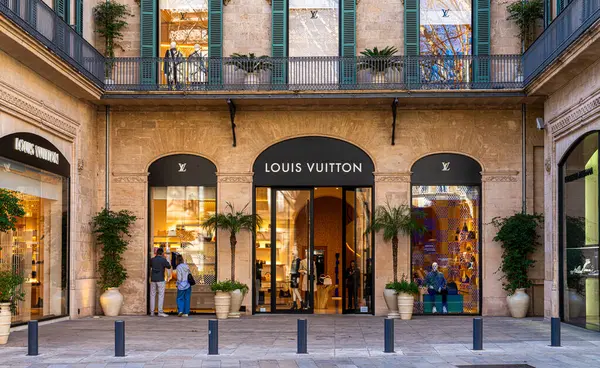 Palma, Mallorca, İspanya 'daki Paseo del Borne' daki mimari ve ticari binalar