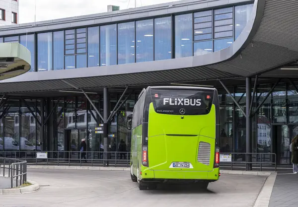 Flixbus Berlin, Almanya 'daki Merkez Otobüs İstasyonunda.