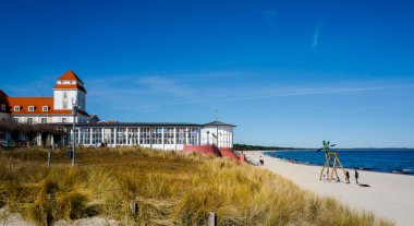 Binz, Rgen, Mecklenburg-Batı Pomerania, Almanya 'daki tarihi ve modern spa ev mimarisi