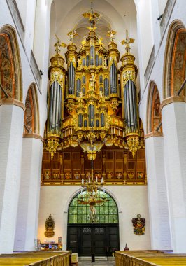 Almanya 'nın Mecklenburg-Batı Pomerania kentindeki eski Stralsund kasabasındaki St. Mary Kilisesi' nin iç çekimleri.