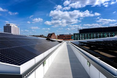 Berlin Mitte kentsel ortamının Futurium Müzesi 'nin çatısından görünüşü, Berlin, Almanya