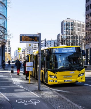 Berlin, Almanya 'da halk otobüsü hizmeti