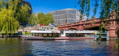 Berlin Mitte, Almanya 'da Spree' nin bankalarında mimari ve manzara