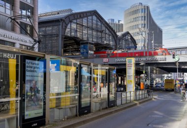 Friedrichstrae, S-Bahn İstasyonu, Berlin, Almanya