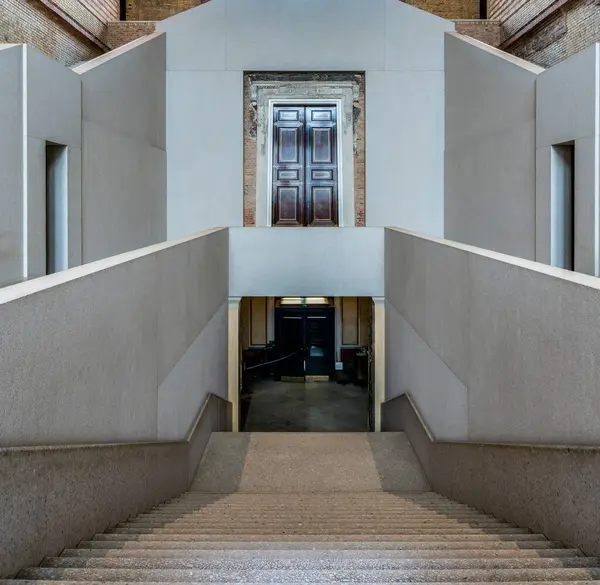 Altes Müzesindeki sergi odaları am Lustgarten, Berlin, Almanya