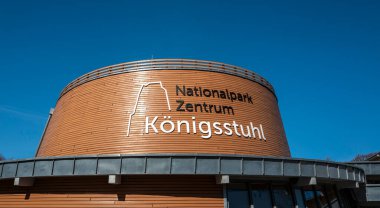 Knigsstuhl Ulusal Park Merkezi ile yeni inşa edilen Skywalk ve müzesi, Regensburg, Mecklenburg-Vorpommern, Almanya