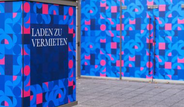 Ticari bir mülkün kirası, kırmızı ve mavi grafik, Berlin, Almanya