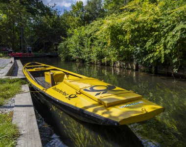 Tourism in Brandenburg, Deutsche Post Kahn, landscape forest area in the Spreewald in Lbbenau and Lehde, Brandenburg, Germany