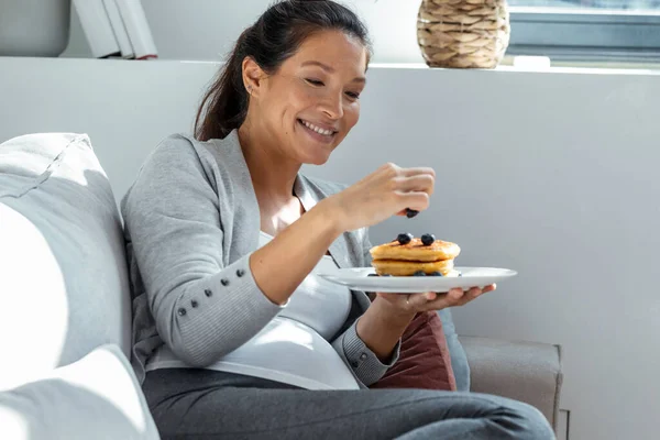 Shot Beautiful Happy Pregnant Woman Panties Eating Pancakes Red Fruits — Stock Photo, Image