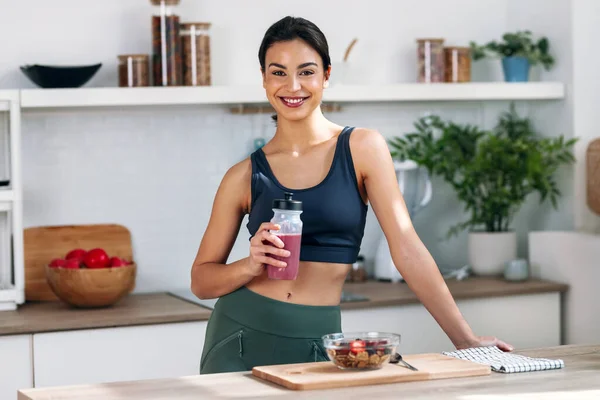 Shot Athletic Woman Drinking Healthy Protein Shake Kitchen Home — Stock Photo, Image
