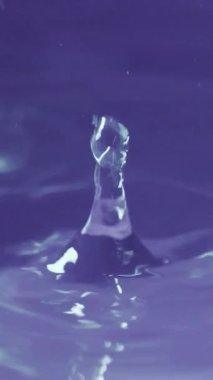 Su Düşürme ve Dalgalanma Yavaş Hareket dikey video