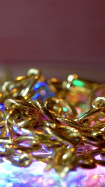 Прекрасне Розкішне Золоте Кільце Діамантовими Ювелірними Виробами Вертикальне Відео — стокове відео
