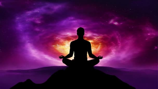 Silhuett Man Mediterar Lotus Poserar Framför Galaxen Universum Bakgrund — Stockvideo
