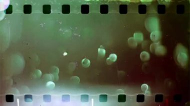 Analog vinage film şeridi tozlu ve çizikli