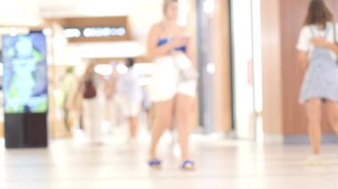 Bulanık İnsanlar Şehir İçi Alışveriş Merkezi ağır çekim