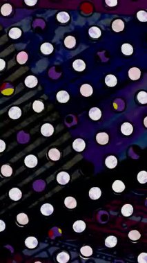 Dairesel desenler ve karmaşık renk karışımı içeren soyut bir sanat parçasının derinlemesine keşfi