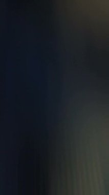 Ekrandaki dikey videoda Lens ve Işık Sızıntıları