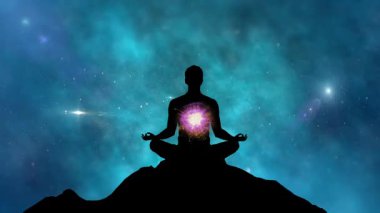 Renkli Enerji Alanında Kozmik Aura ile Meditasyon Silueti