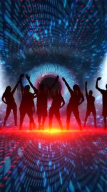 Fütürist Işık Gösterisi Ortamında Canlı Renklerle Grup Dansı dikey video