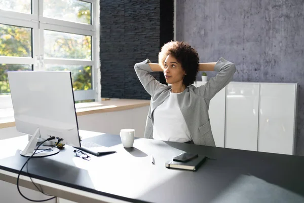 Advisor Woman Relaxing Office Chair Desk — Stockfoto