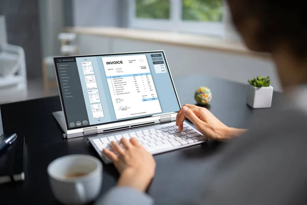 Online Digital Invoice Statement Hybrid Laptop — 스톡 사진