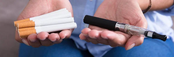 Zigarette Beenden Sie Das Nikotinrauchen Elektronischer Inhalator Für Tabak — Stockfoto
