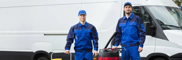 Serviço Limpeza Feliz Janitors Perto Caminhão — Fotografia de Stock