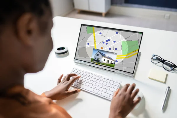 Real Estate Online Location Search Laptop — Foto Stock