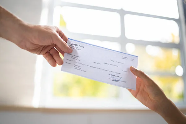 Payroll Cheque Giving Paycheck Compensation Check Transaction — Stock Photo, Image