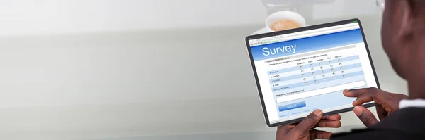 Online Questionnaire Survey Form Fill Tablet — Stock Photo, Image