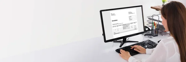 Rechnungsabrechnungssoftware Auf Dem Computer Online Steuern — Stockfoto