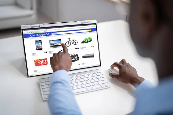 Online Commerce Einkauf Auf Convertible Laptop Oder Tablet — Stockfoto