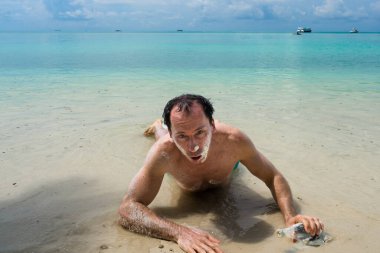 Sarhoş Seyahat Plajı Partisi. Komik Tatil Yaşam Tarzı