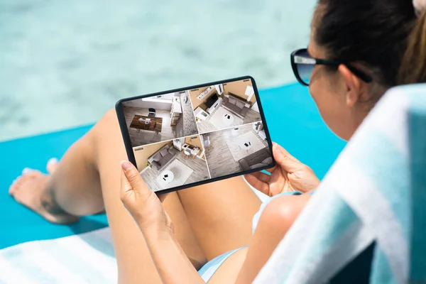 Überwachungssystem Cctv Kamera Und Überwachung Auf Tablet Bildschirm Urlaub — Stockfoto
