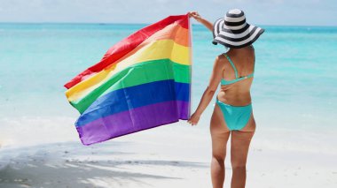 Ocean Beach 'teki LGBT Gurur Renkleri. Lezbiyen Topluluğu Kutlaması