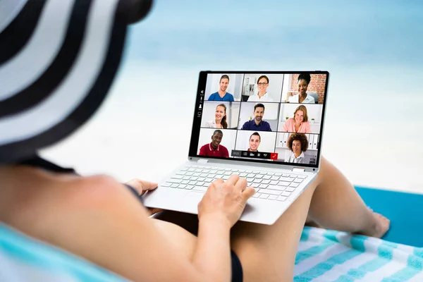 Chamada Webinários Videoconferência Trabalhando Praia — Fotografia de Stock